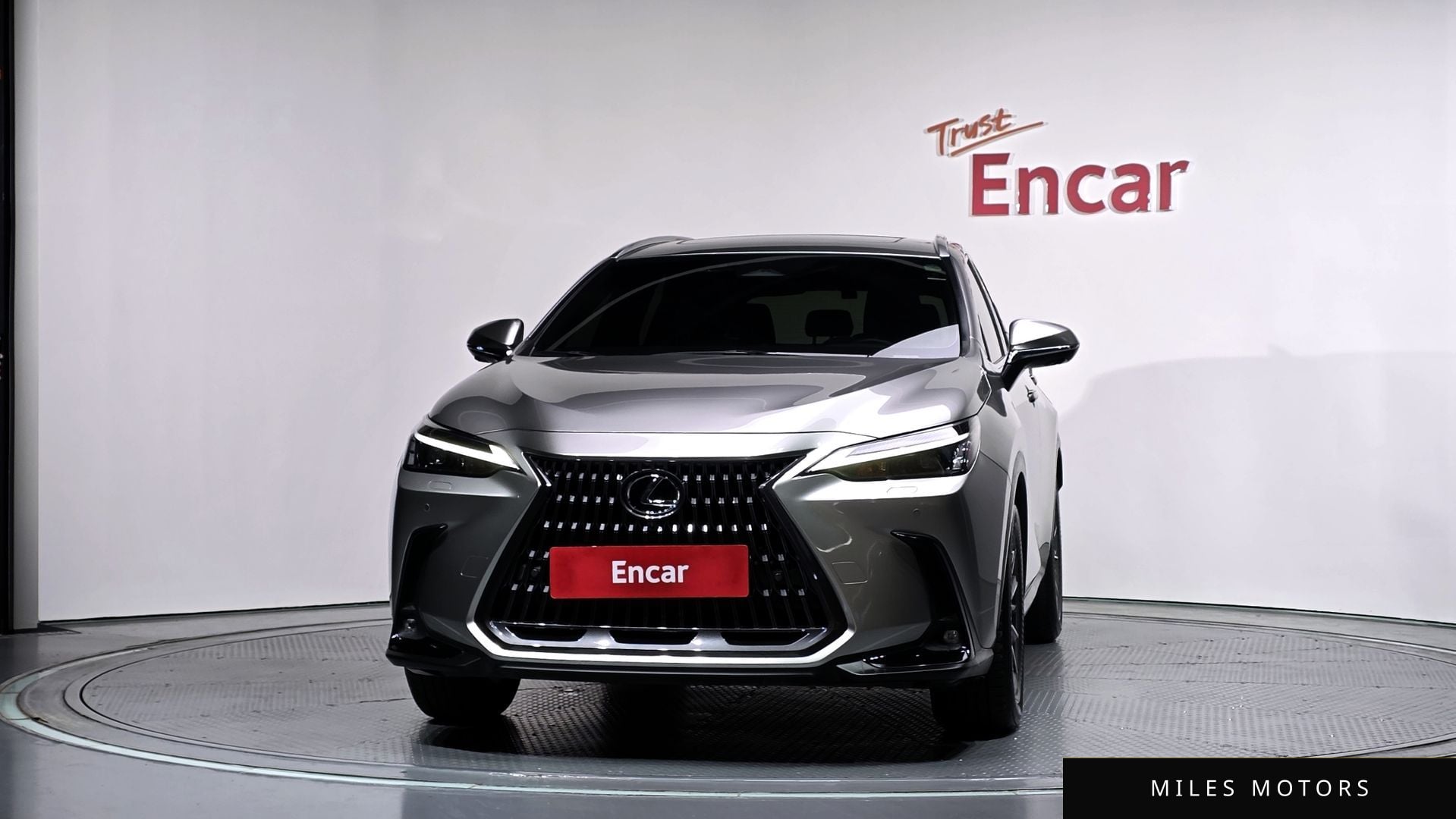 Лексус NX450h+ 2023 — миниатюра 3