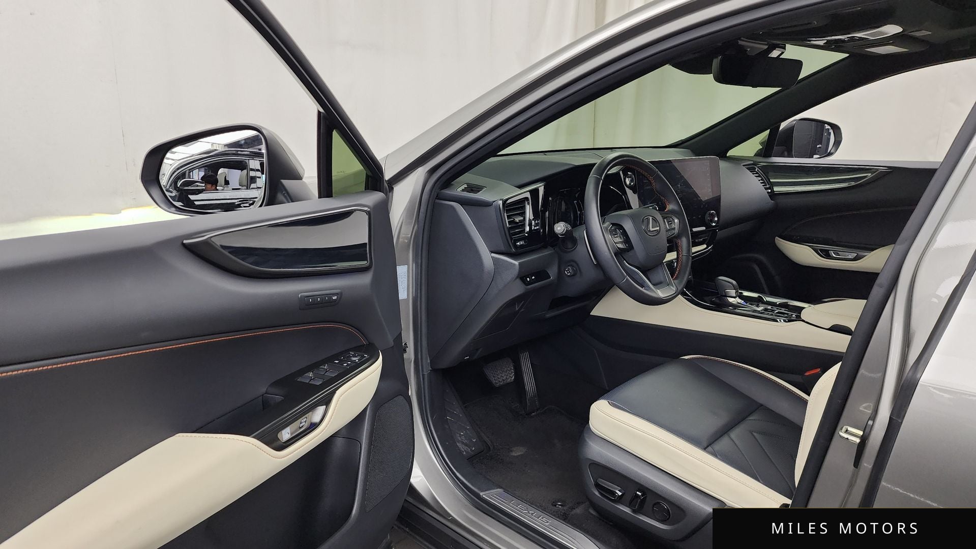 Лексус NX450h+ 2023 — миниатюра 10