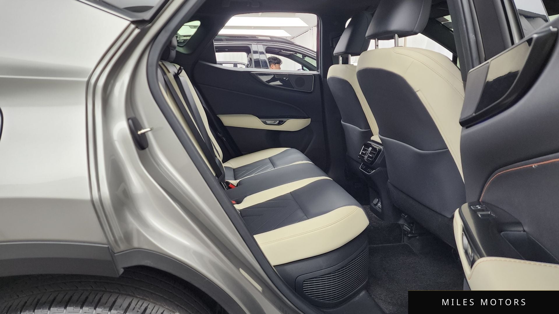 Лексус NX450h+ 2023 — миниатюра 12