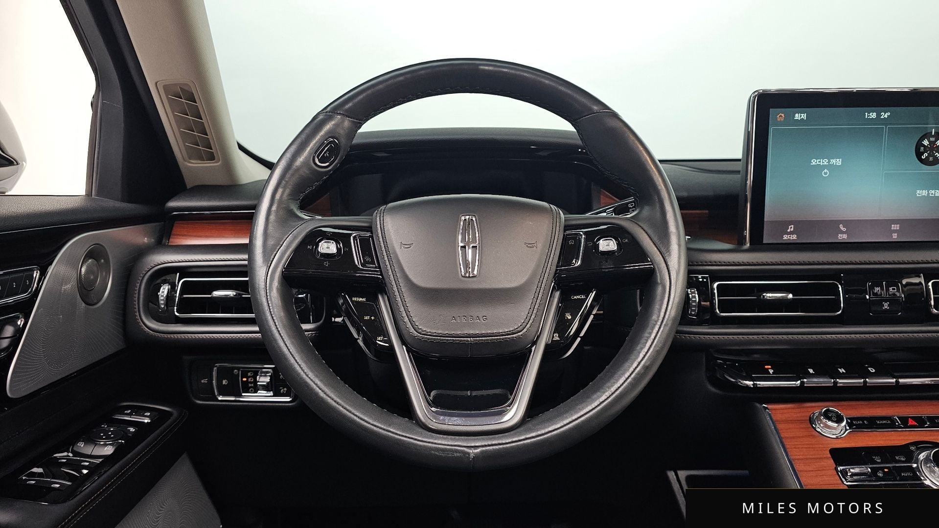 Lincoln Aviator 2021 — миниатюра 12