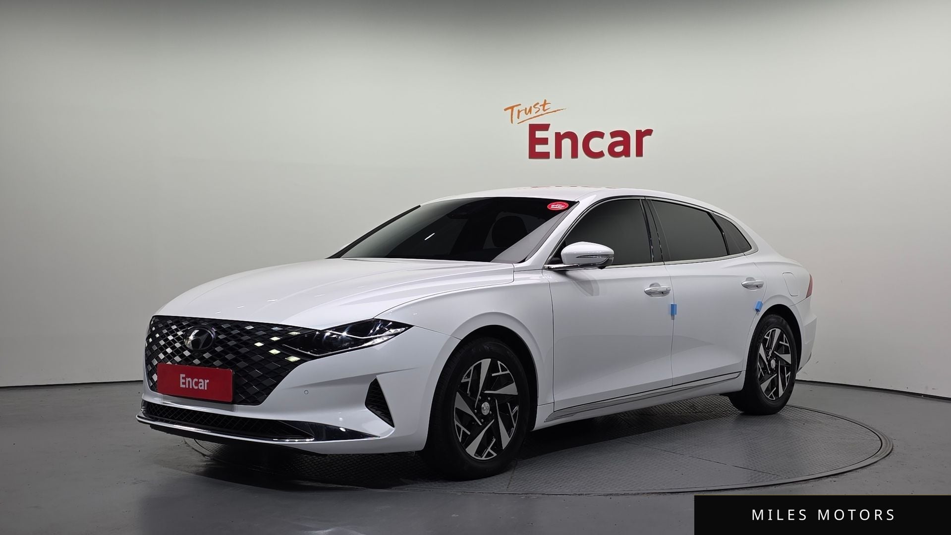 Hyundai Grandeur 2020 — фото 1 из 12
