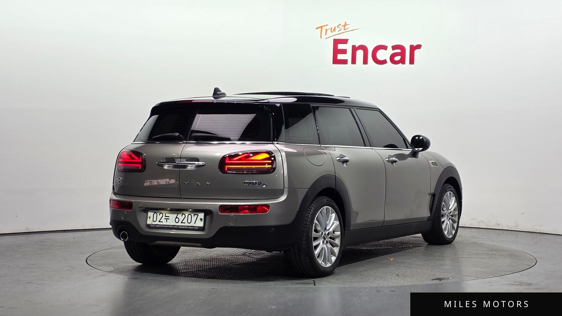 MINI Clubman 2019 — фото 1 из 12