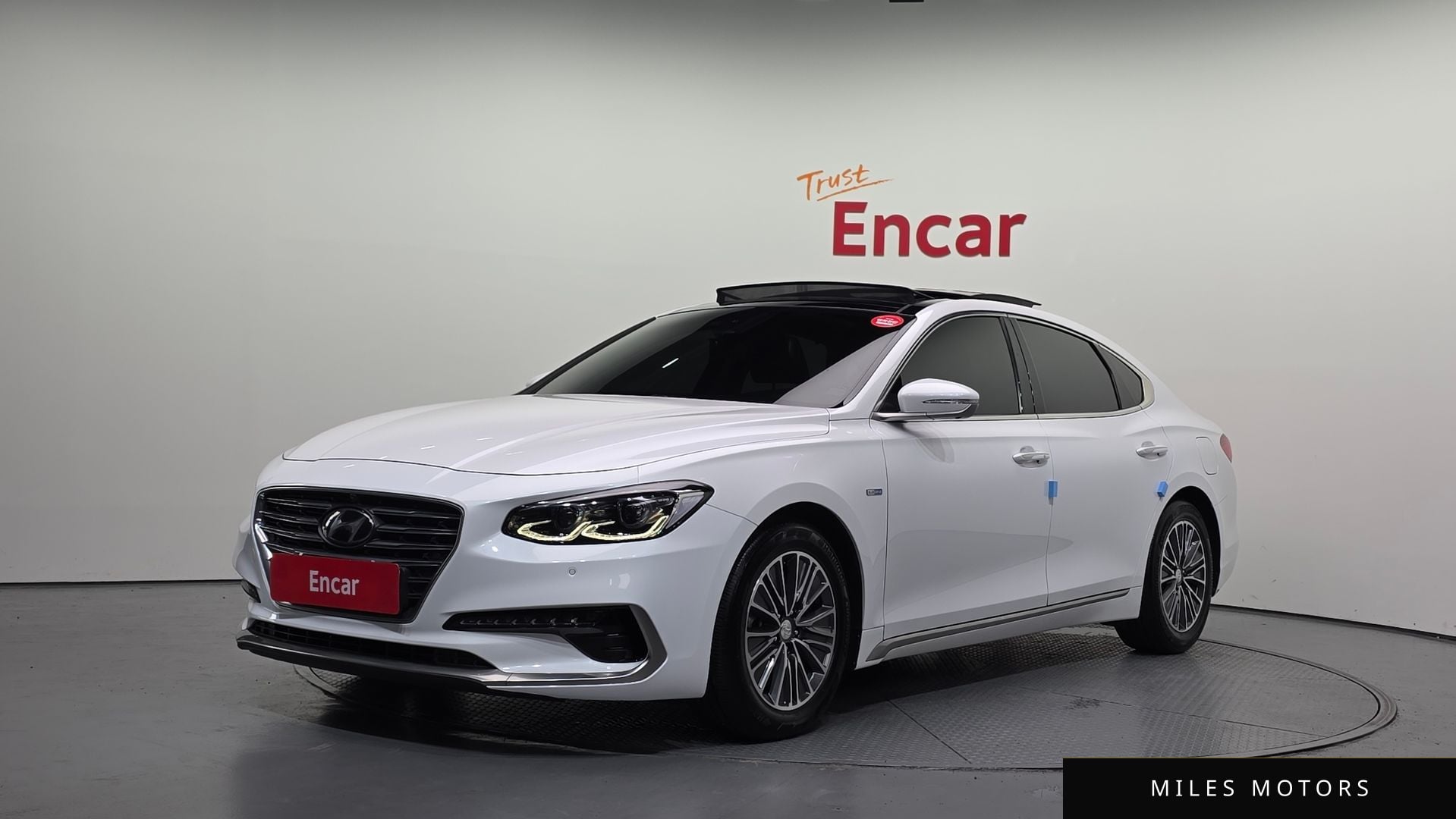 Hyundai Grandeur 2018 — фото 1 из 12