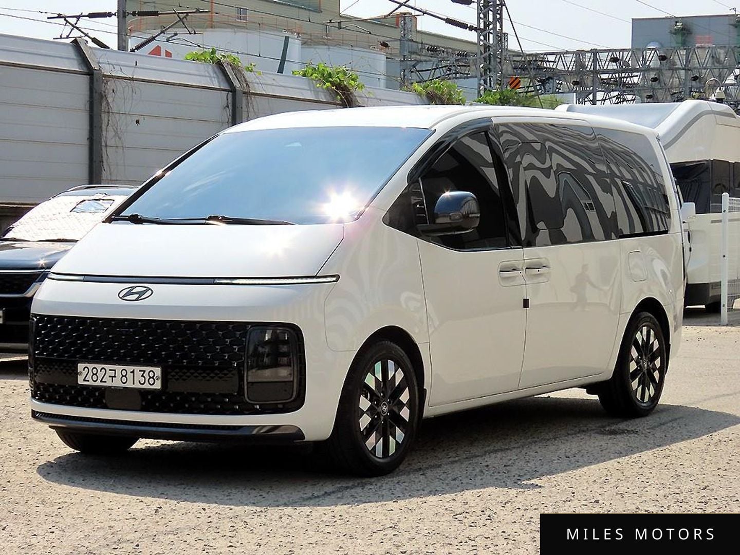 Hyundai Staria 2025 — миниатюра 2