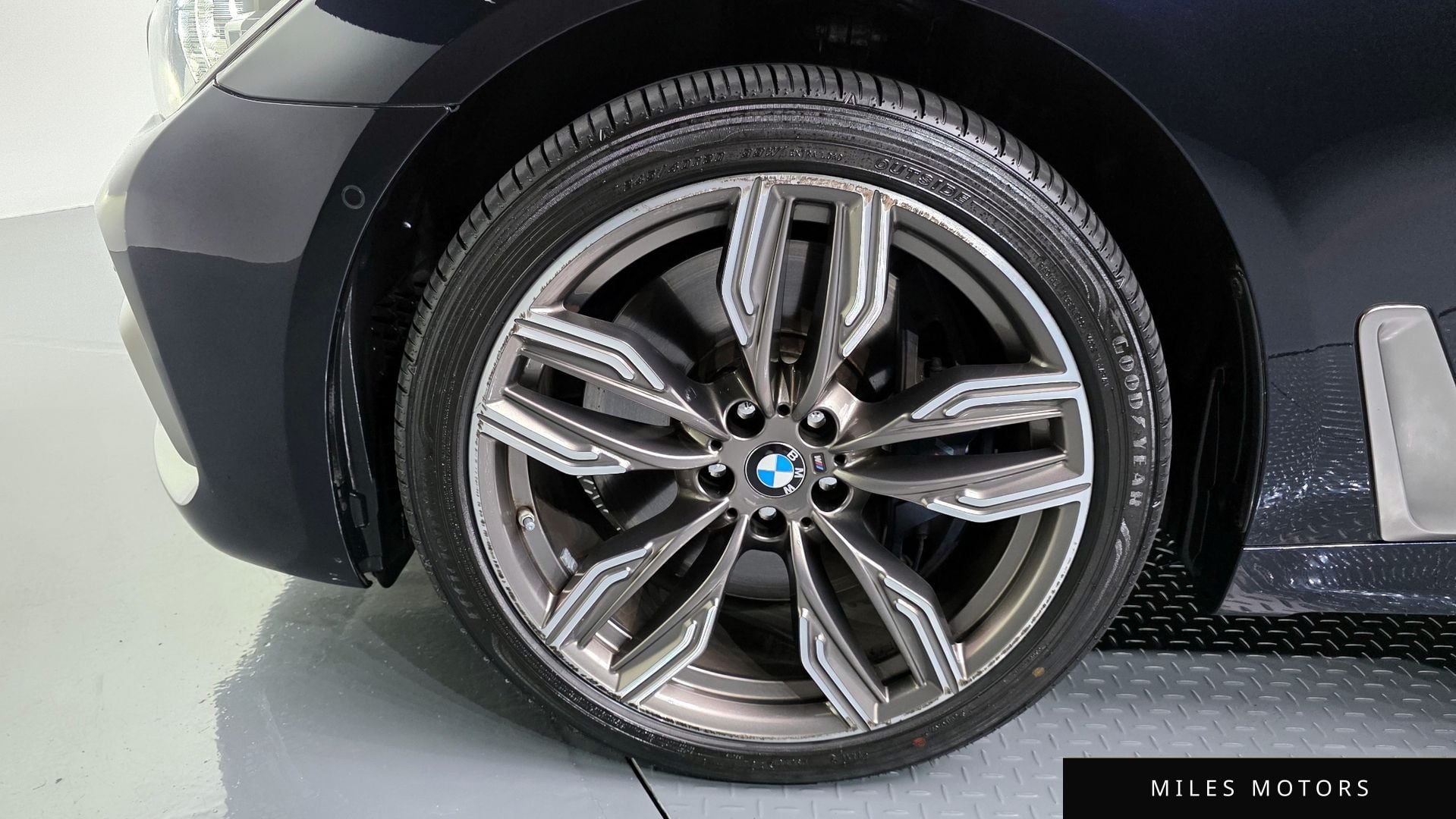 BMW 7 Series (G11) 2018 — миниатюра 5