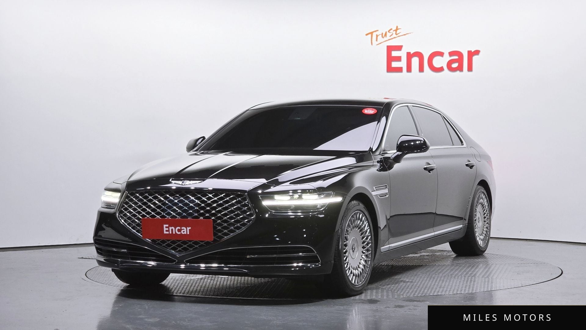 Genesis G90 2019 — фото 1 из 12