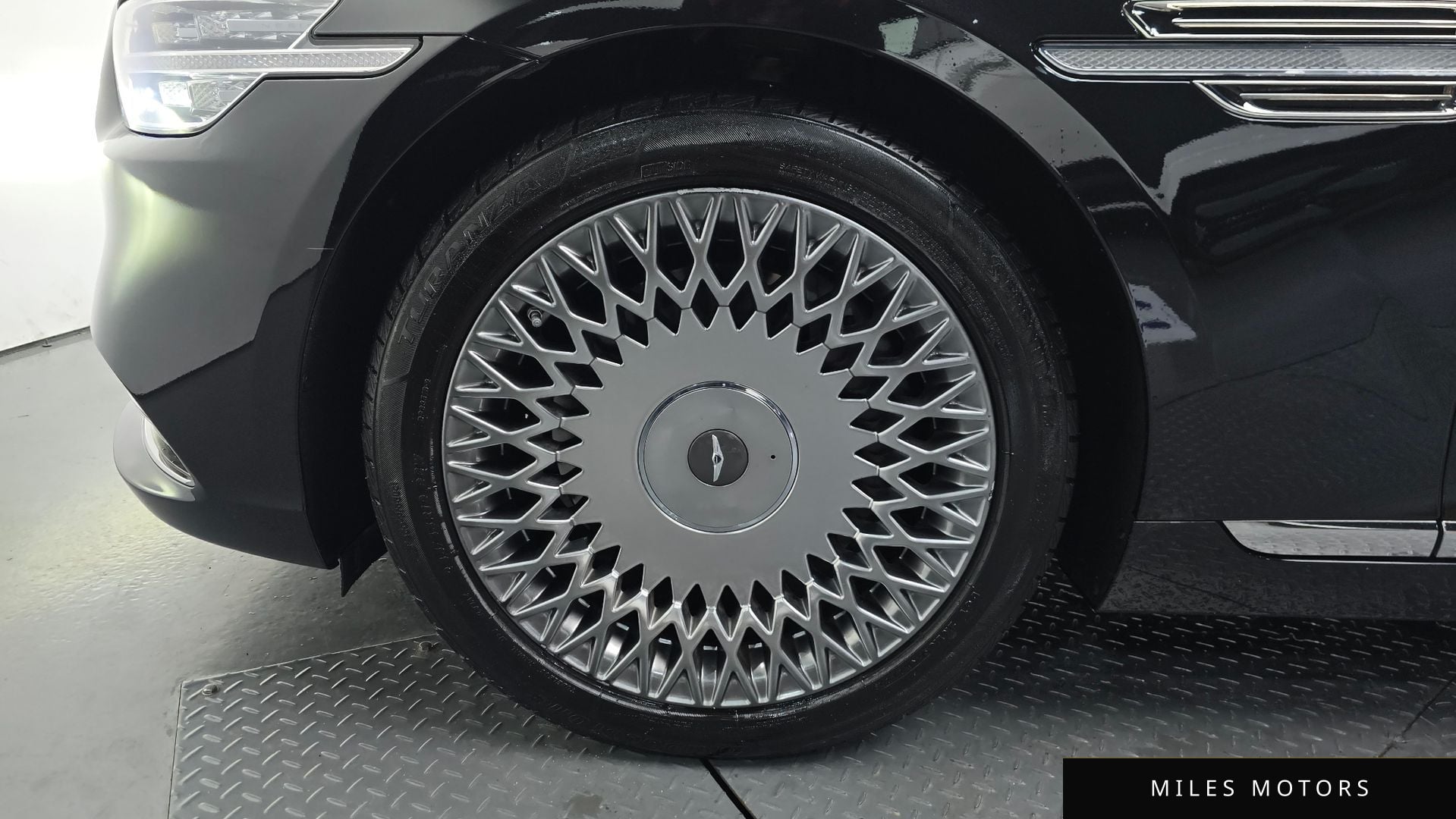 Genesis G90 2019 — миниатюра 5
