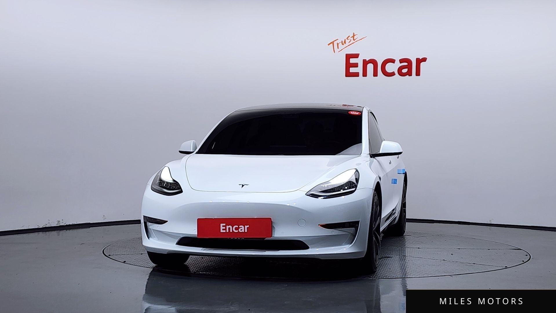 Tesla Model 3 2020 — миниатюра 3