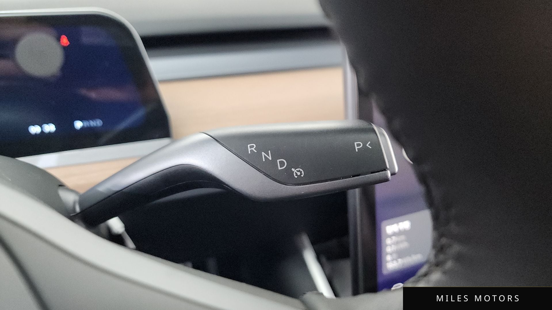 Tesla Model 3 2020 — миниатюра 12