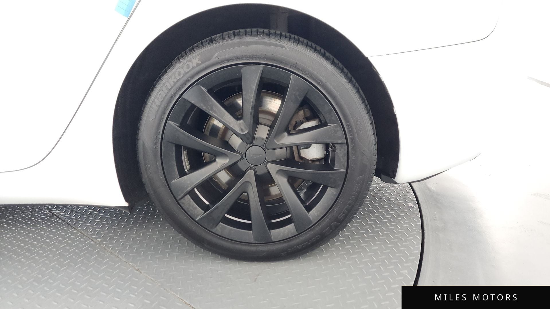 Tesla Model 3 2020 — миниатюра 7