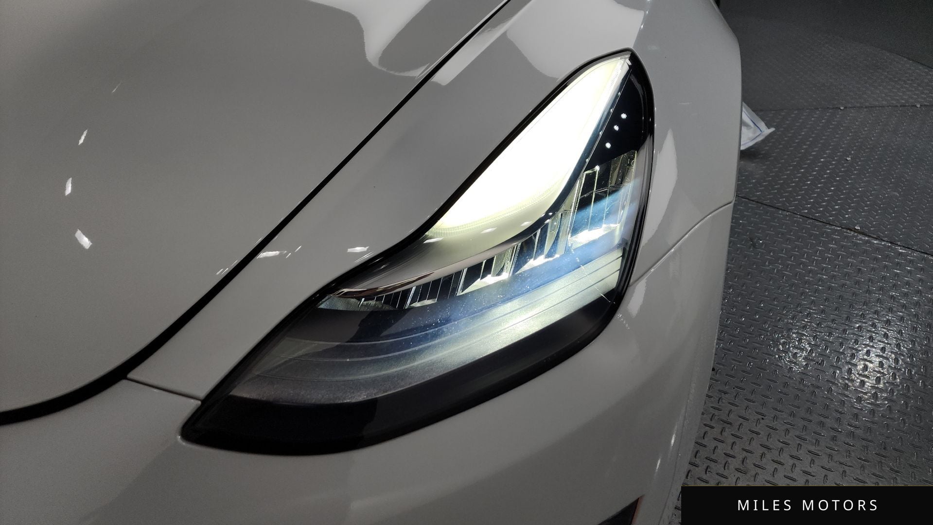 Tesla Model 3 2020 — миниатюра 8