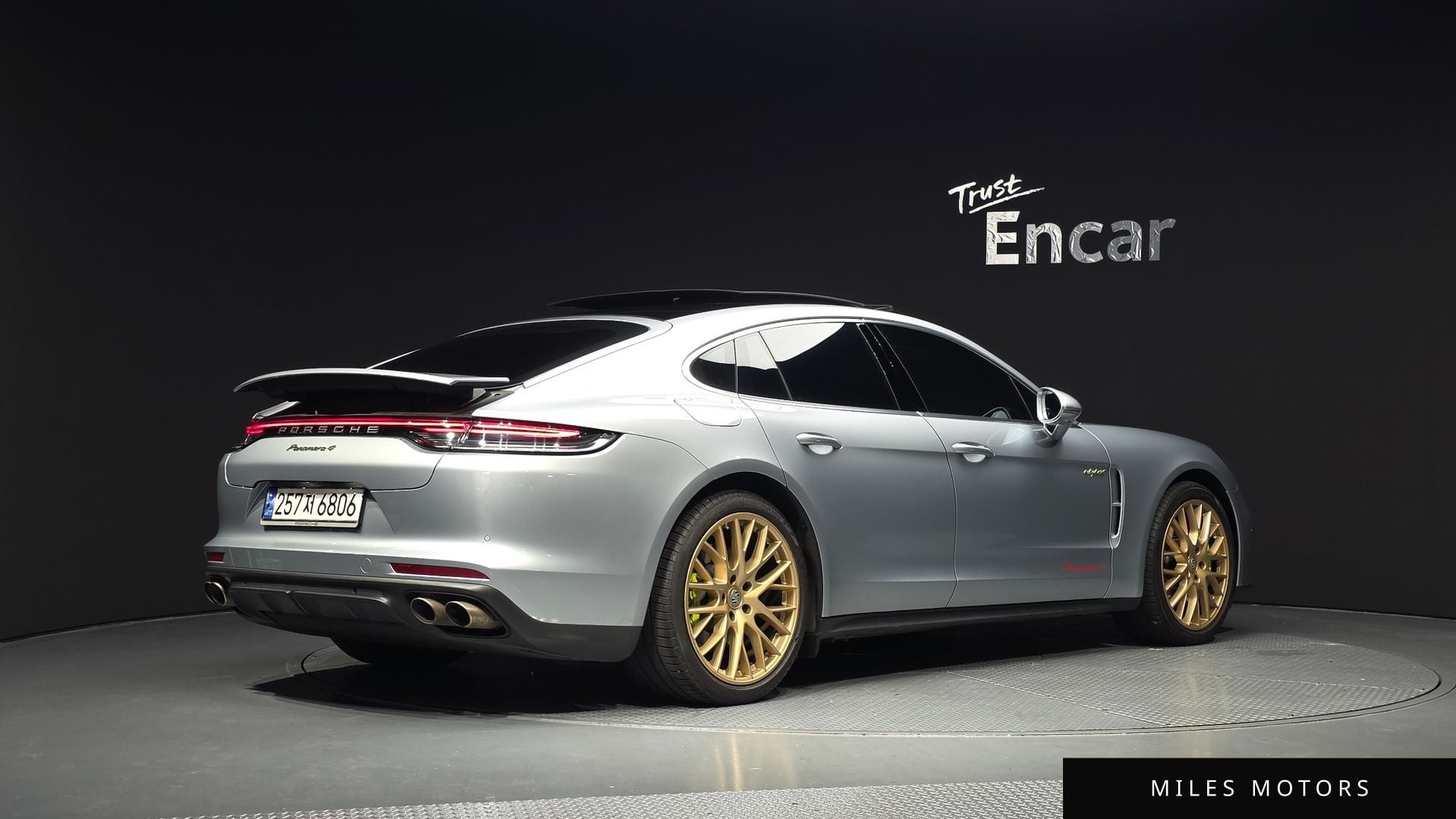 Porsche Panamera 2023 — миниатюра 2