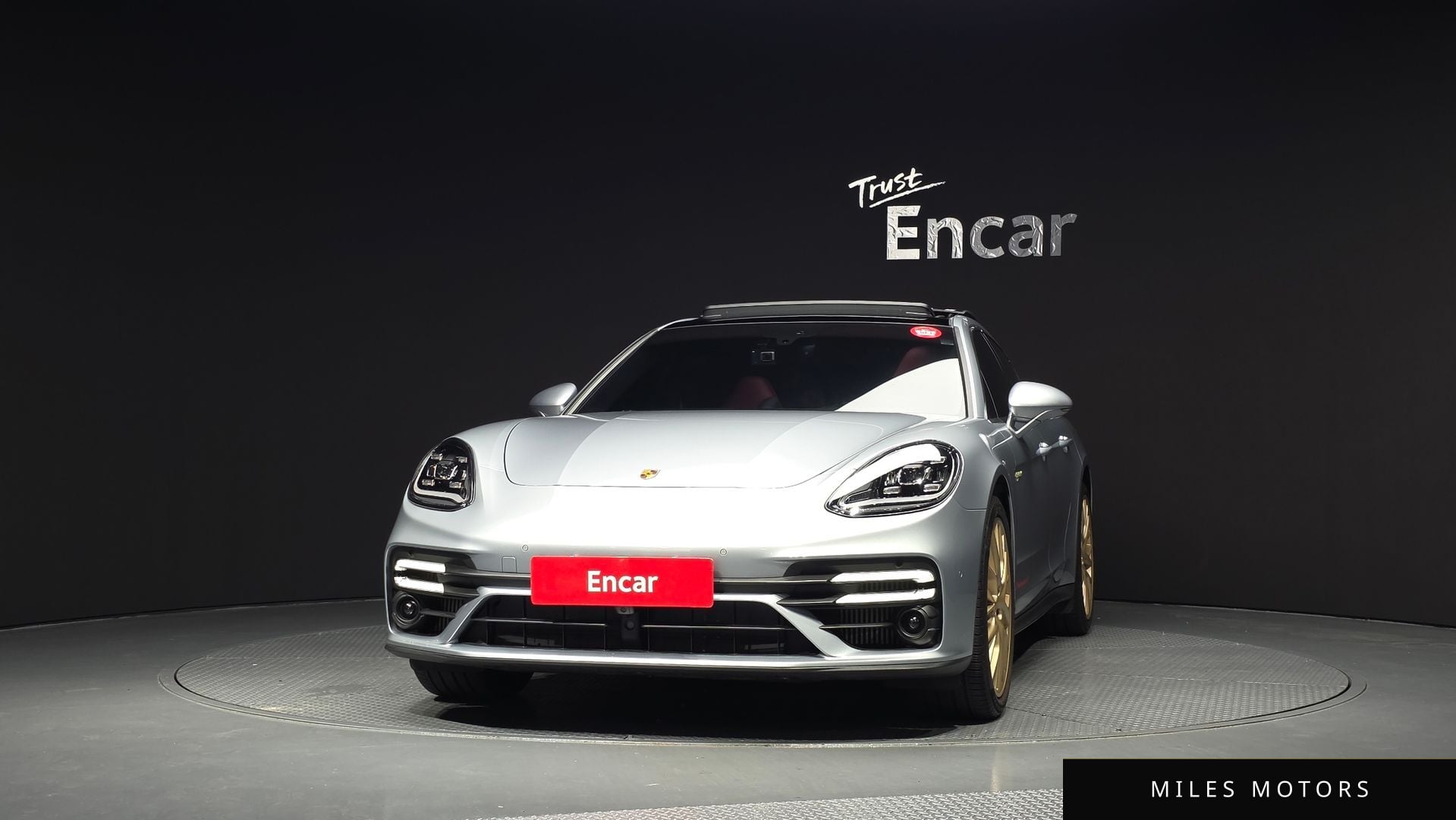 Porsche Panamera 2023 — миниатюра 3
