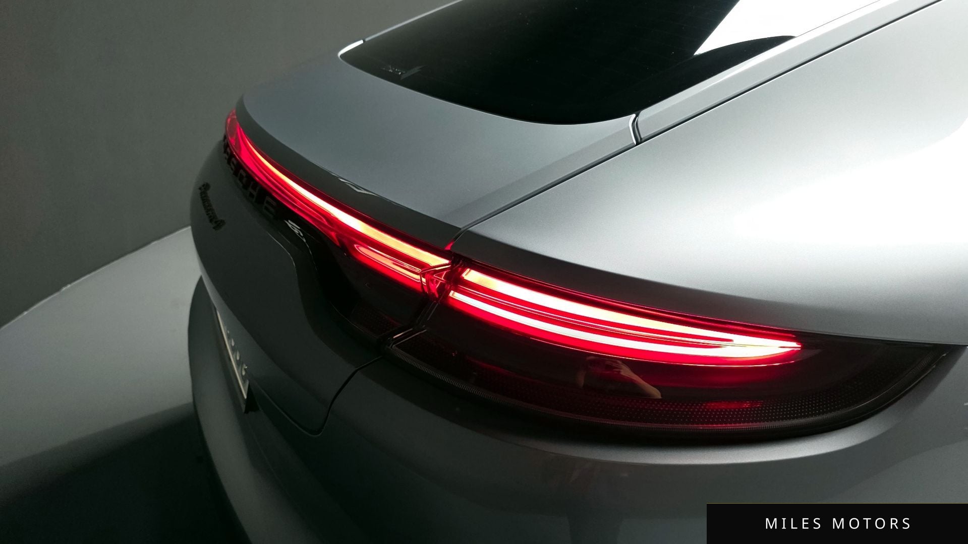 Porsche Panamera 2023 — миниатюра 9