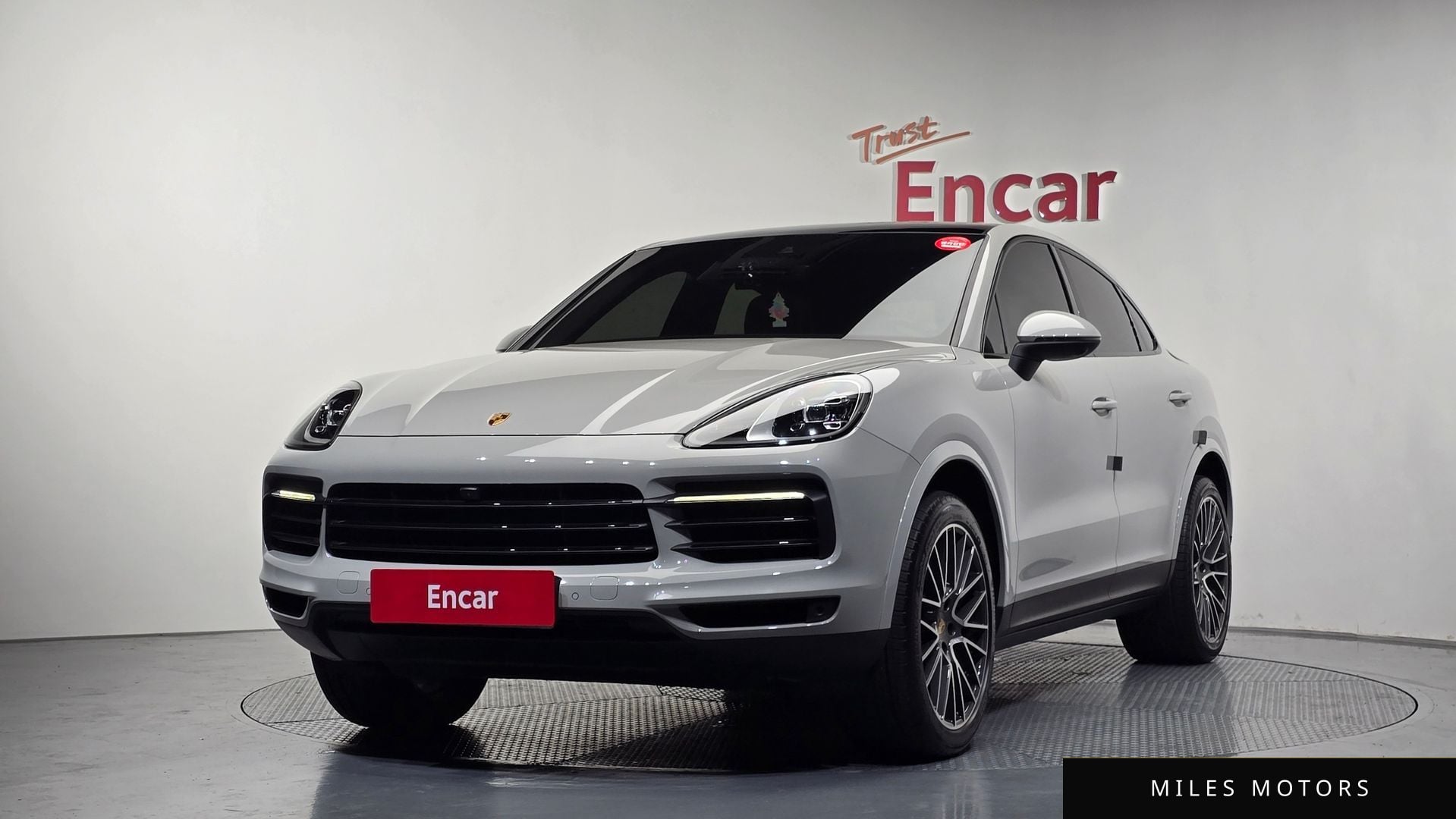 Porsche Cayenne 2021 — фото 1 из 12