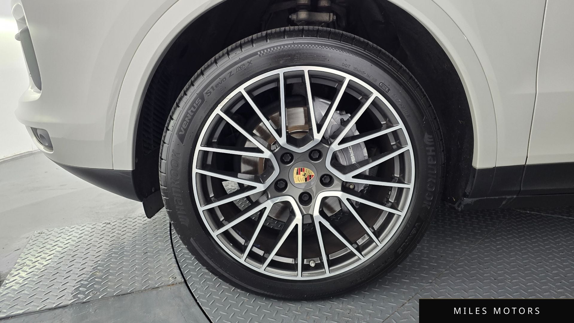 Porsche Cayenne 2021 — миниатюра 5