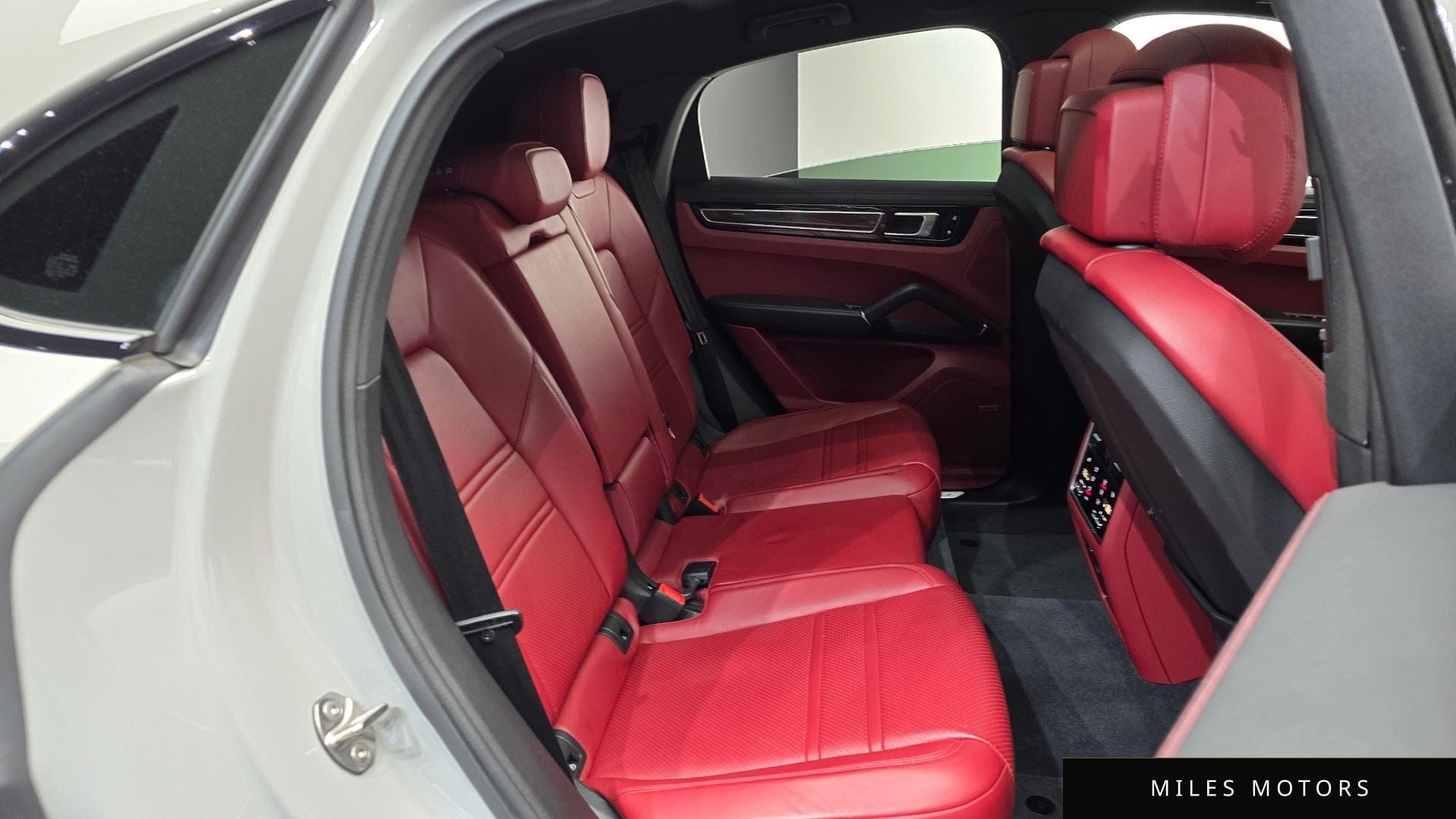 Porsche Cayenne 2021 — миниатюра 11