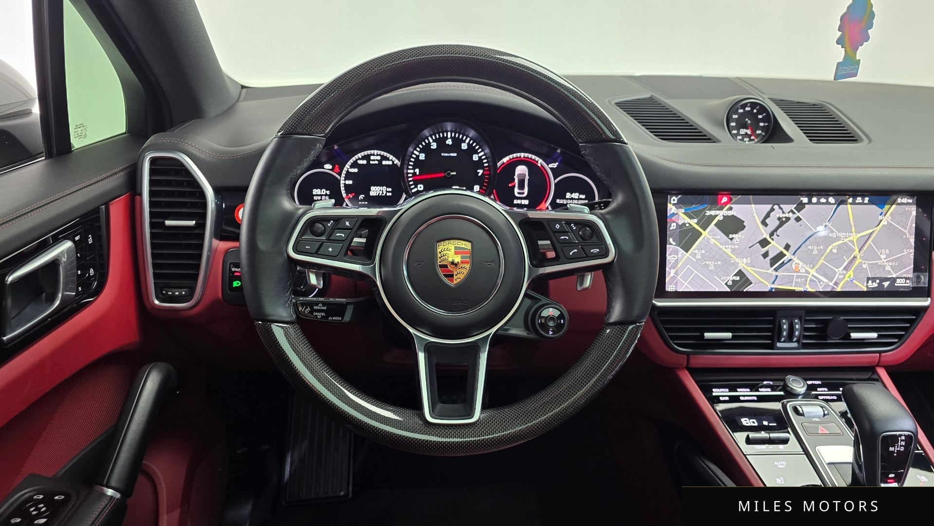 Porsche Cayenne 2021 — миниатюра 12