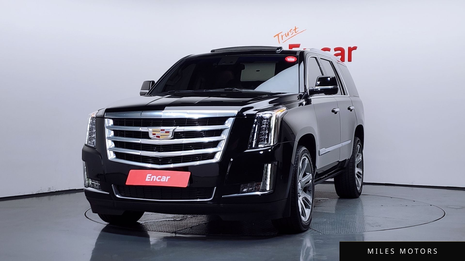 Cadillac Escalade 2018 — фото 1 из 12