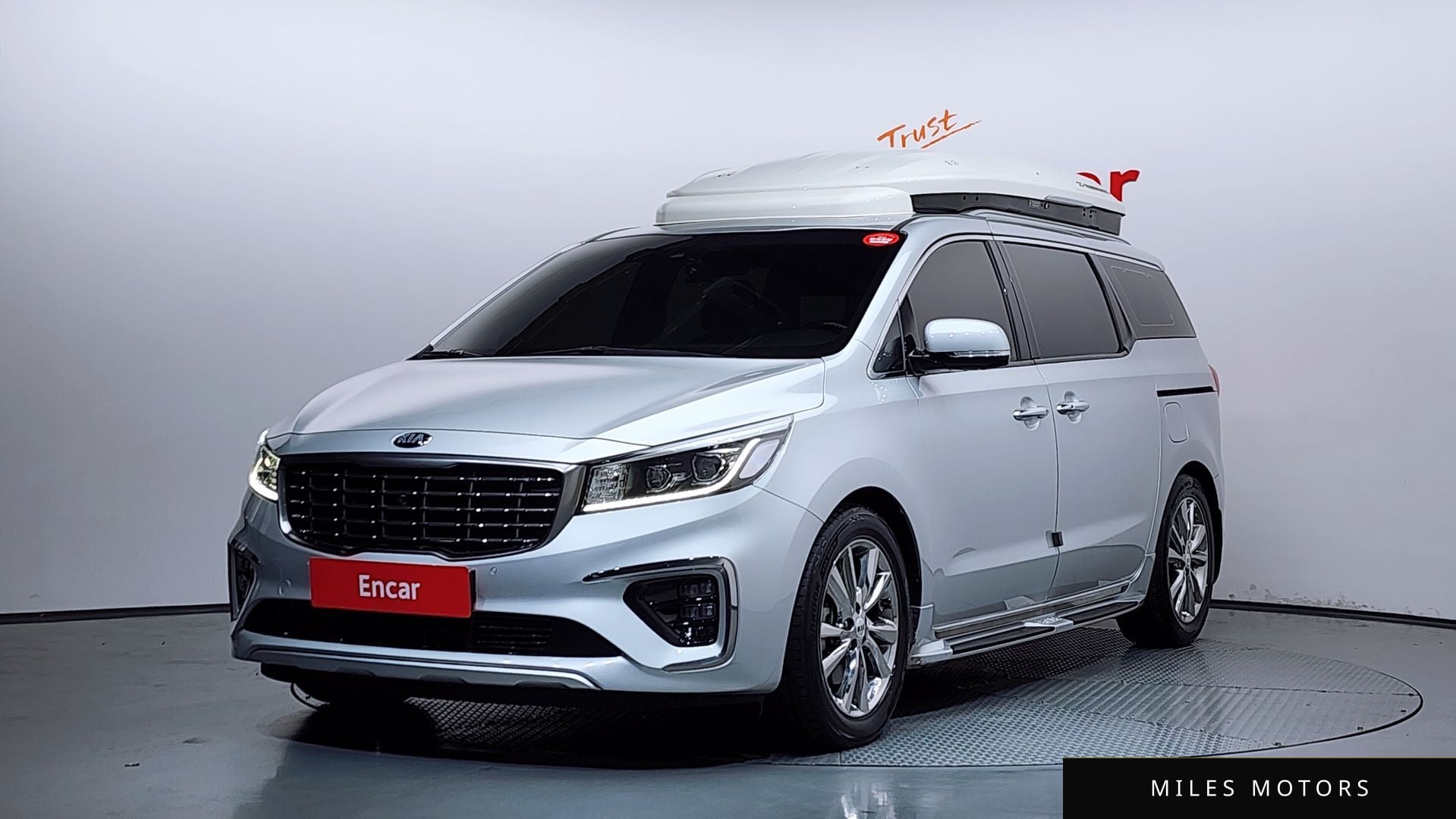 Kia Canival 2019 — фото 1 из 12