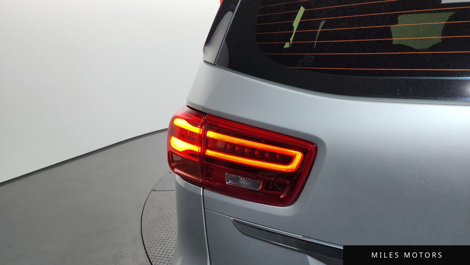 Kia Canival 2019 — миниатюра 9