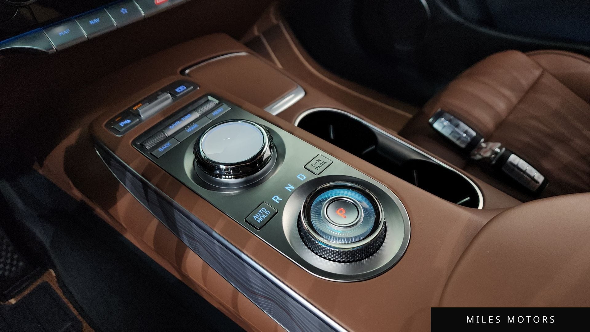 Genesis GV70 2023 — миниатюра 12