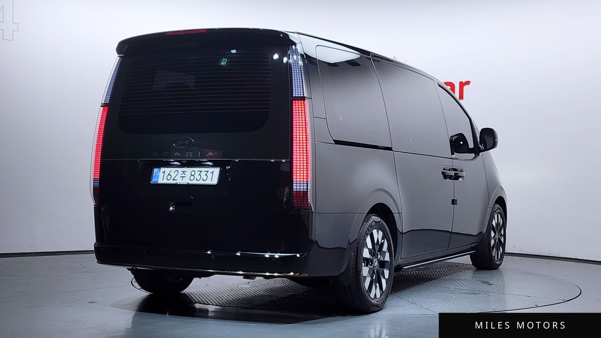 Hyundai Staria 2025 — миниатюра 2
