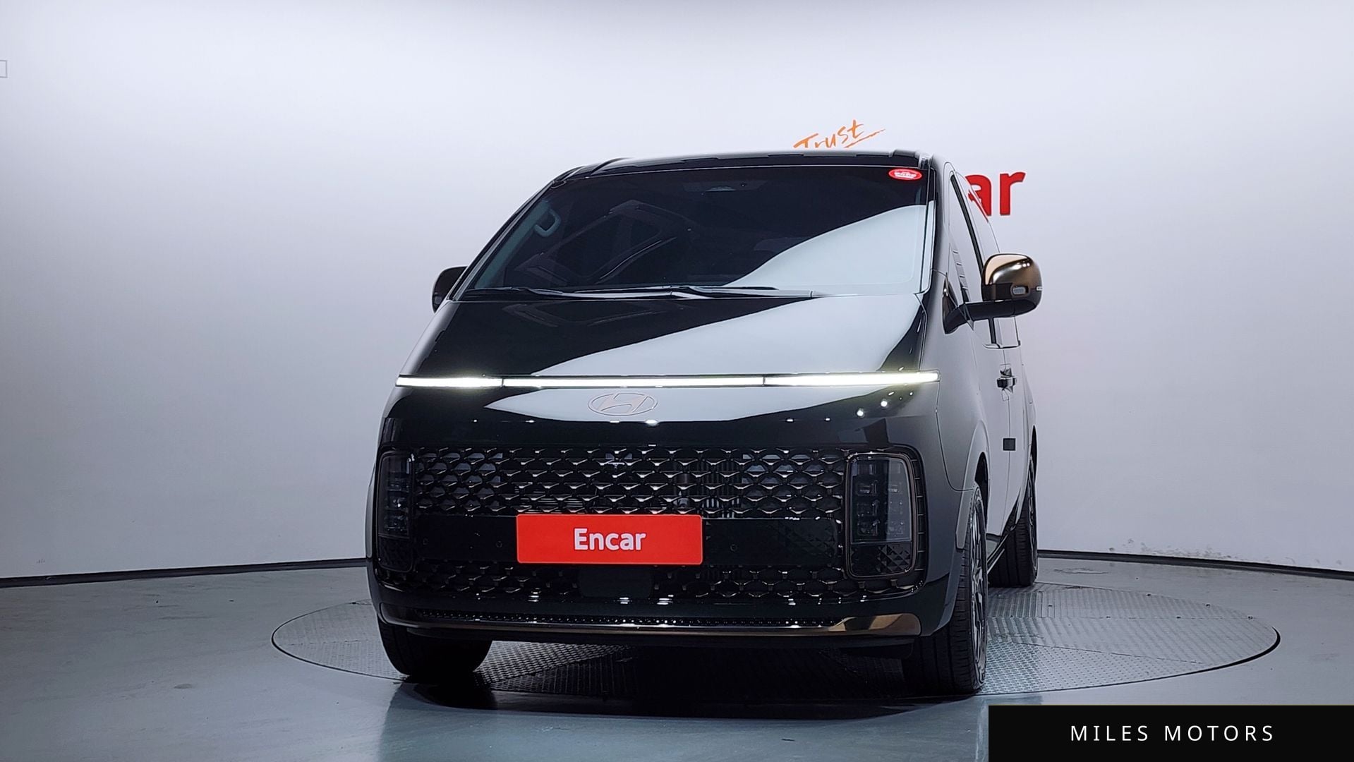 Hyundai Staria 2025 — миниатюра 3