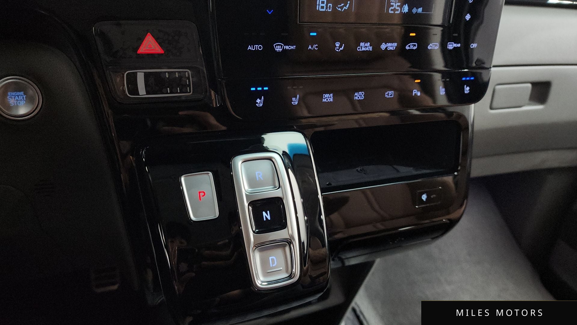 Hyundai Staria 2025 — миниатюра 12
