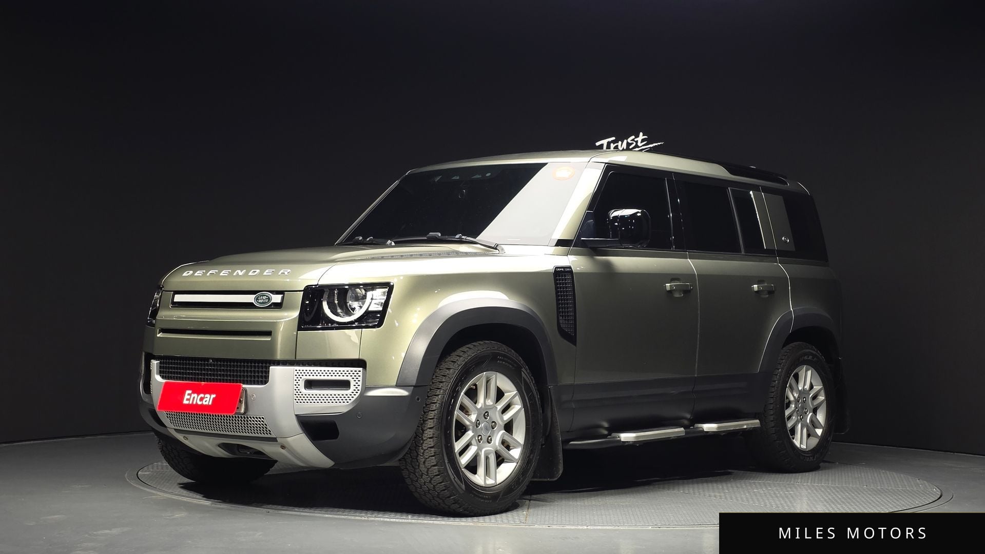 Land Rover Defender 2020 — фото 1 из 12