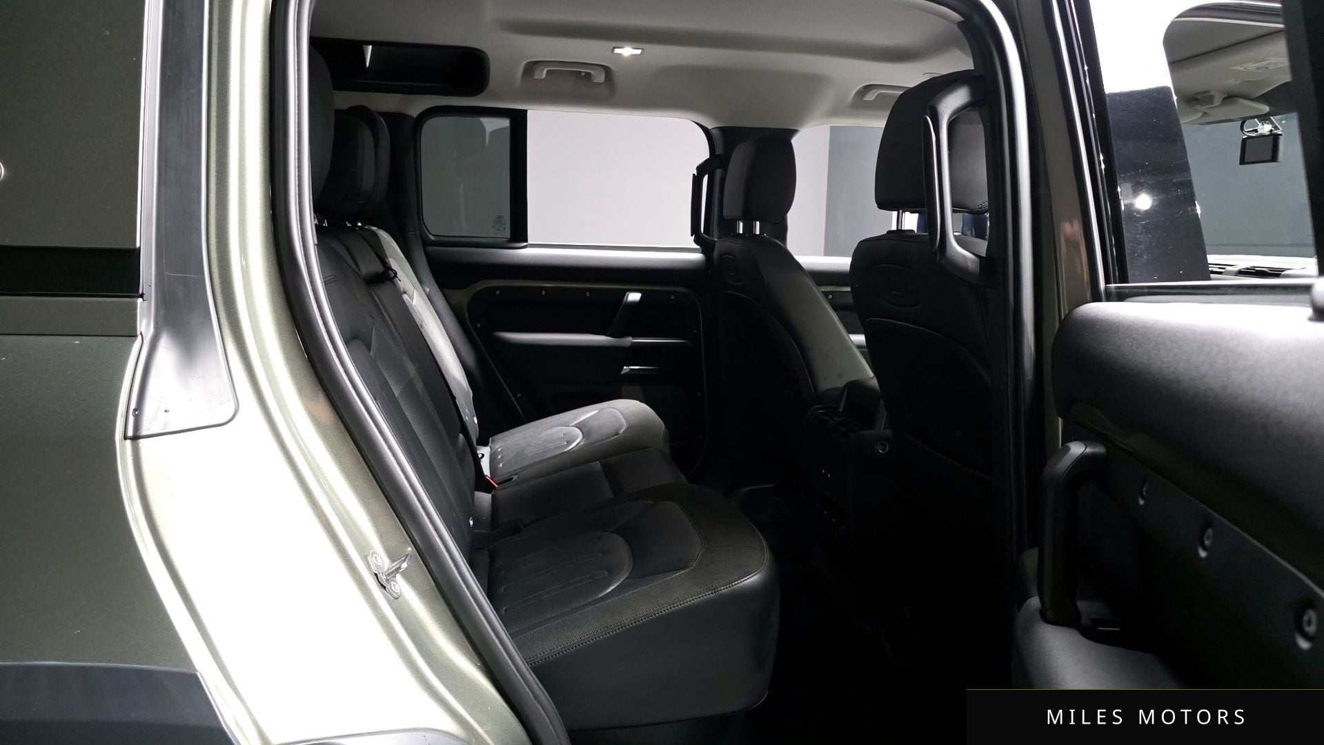 Land Rover Defender 2020 — миниатюра 11