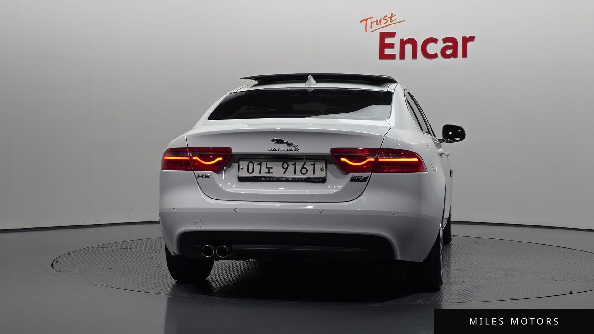 Jaguar XE 2017 — миниатюра 4