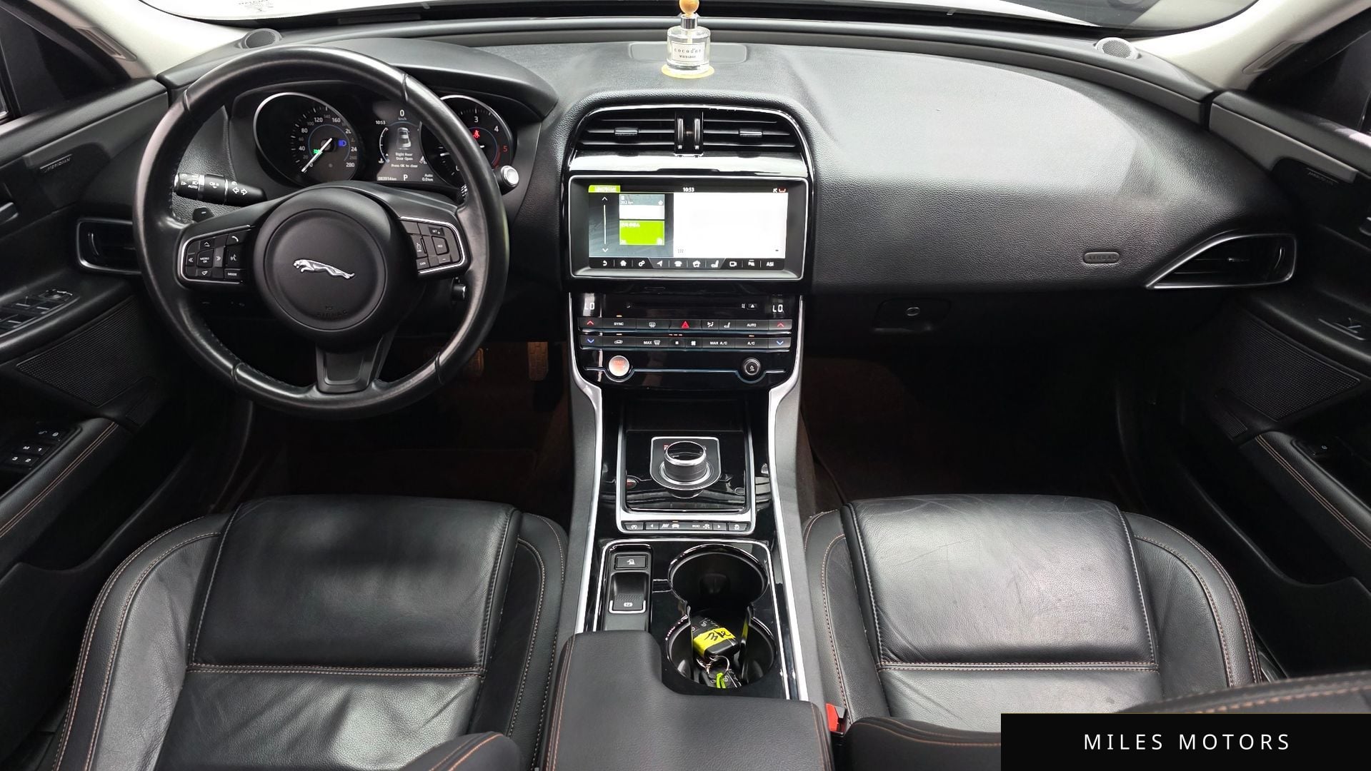 Jaguar XE 2017 — миниатюра 7