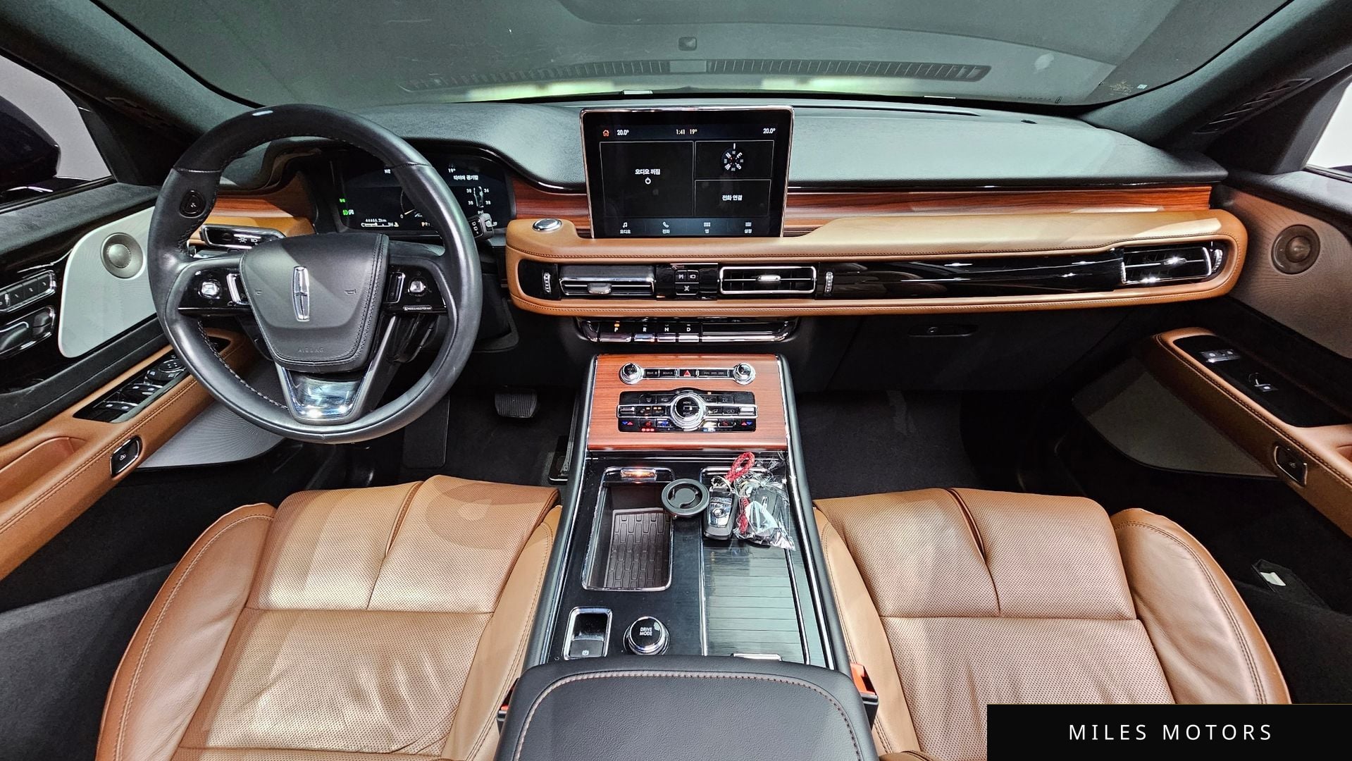 Lincoln Aviator 2023 — миниатюра 7