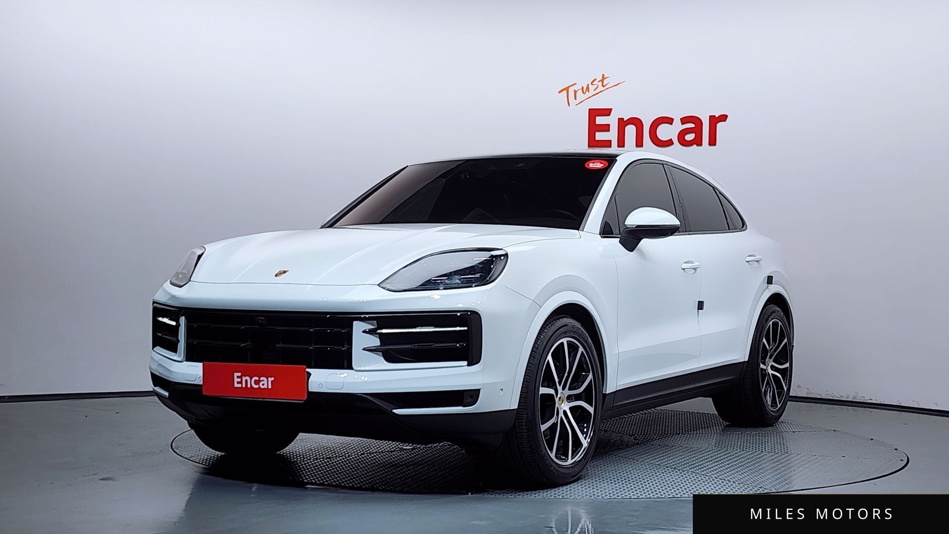 Porsche Cayenne 2024 — фото 1 из 12