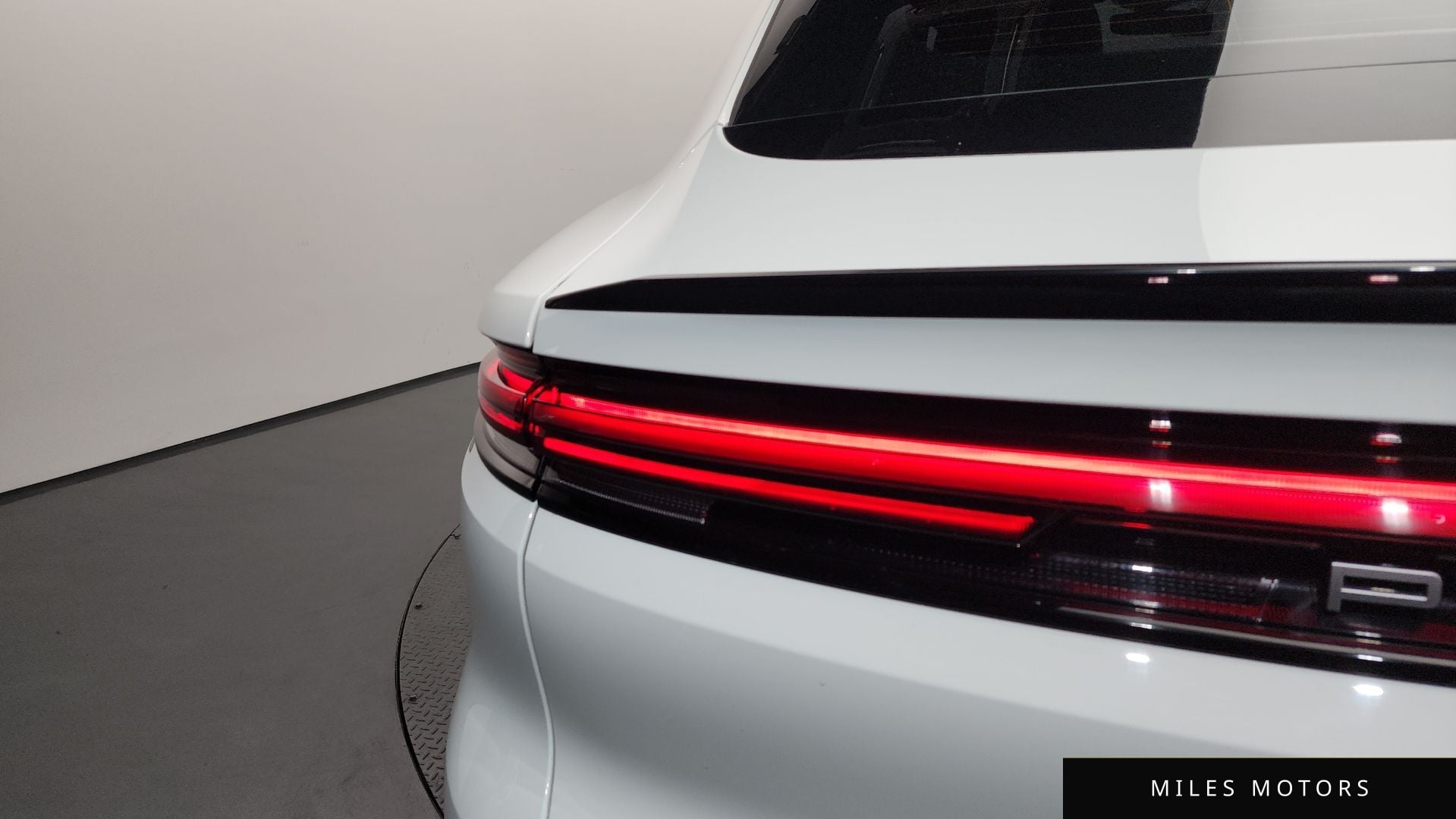 Porsche Cayenne 2024 — миниатюра 9