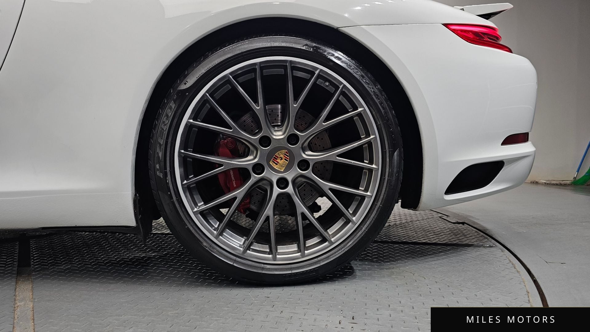 Porsche 911 2017 — миниатюра 6