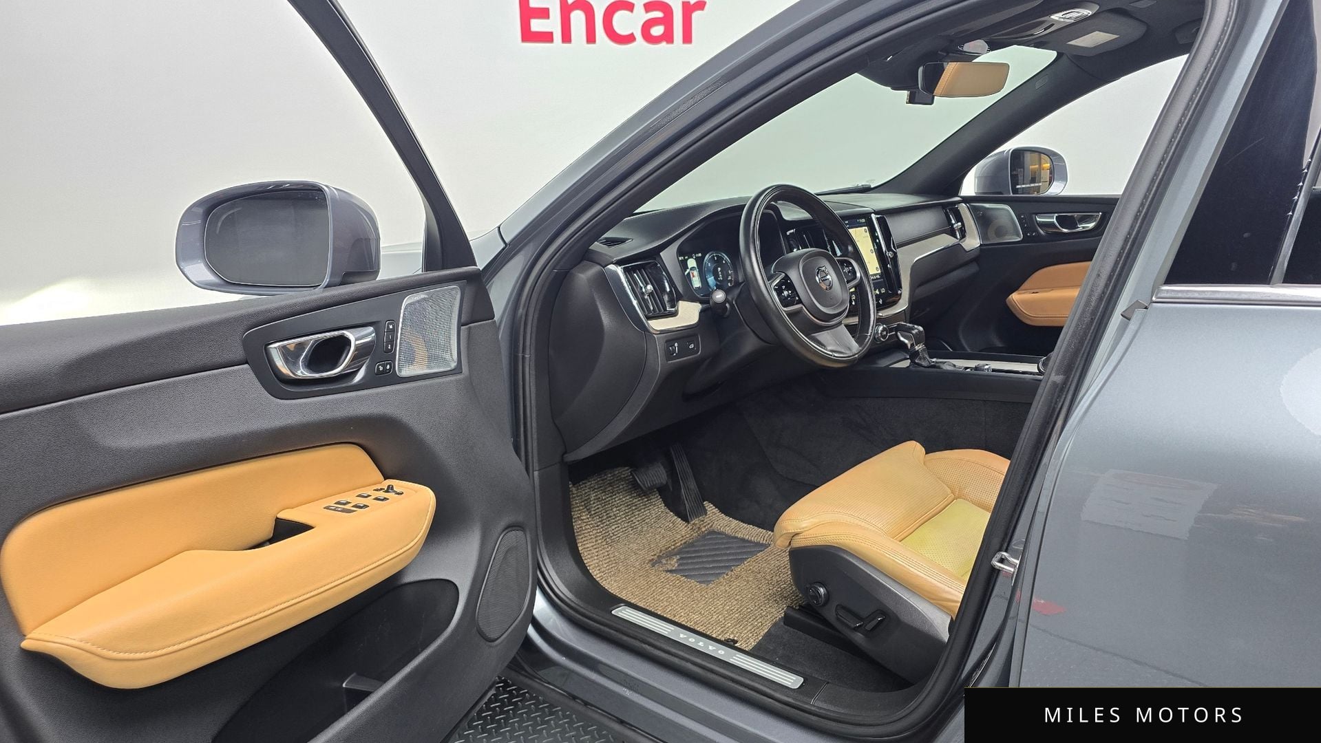 Volvo XC60 2018 — миниатюра 10