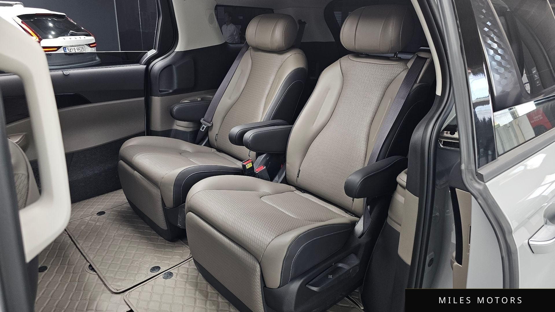 Kia Canival 2025 — миниатюра 11