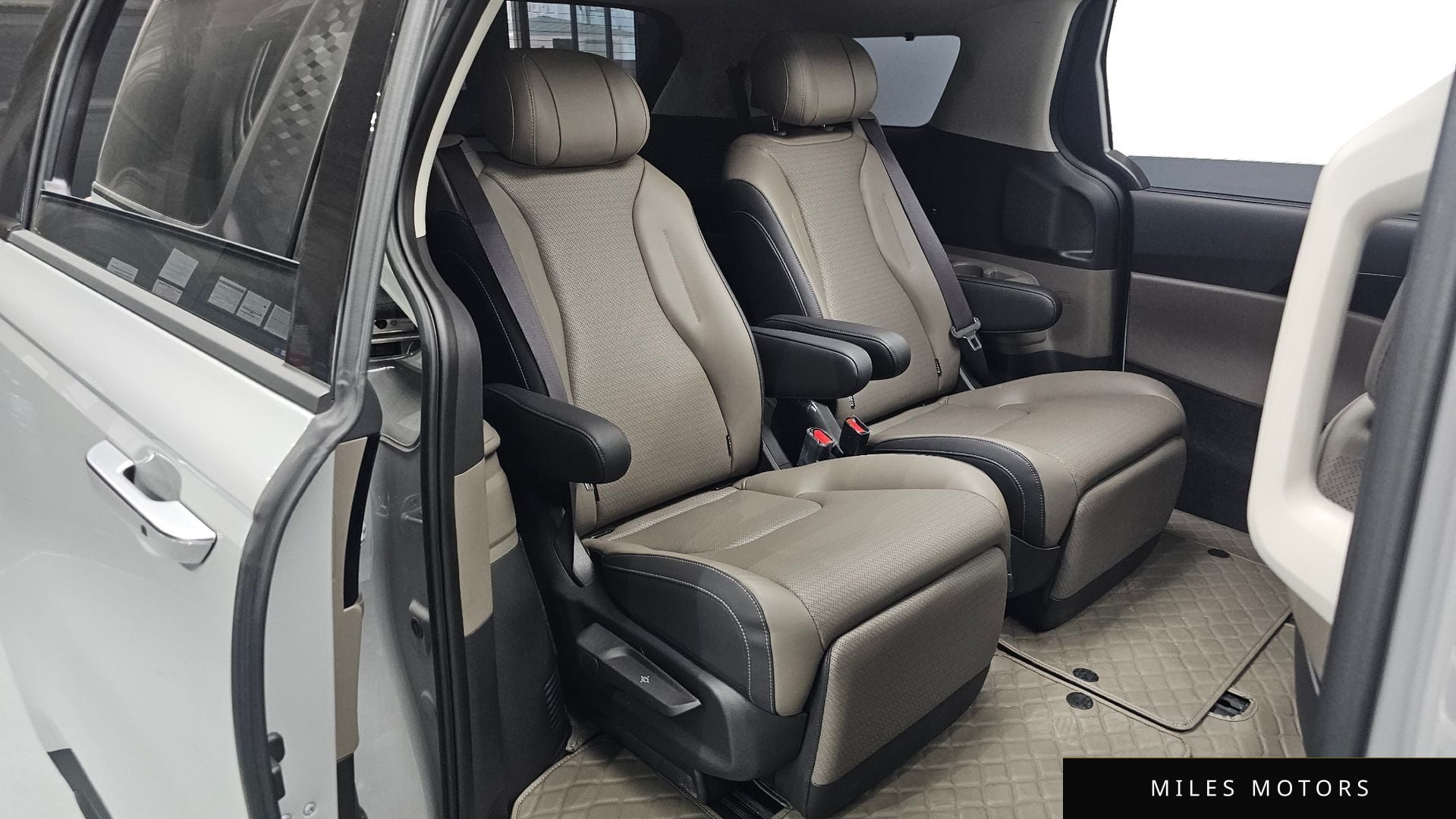 Kia Canival 2025 — миниатюра 12
