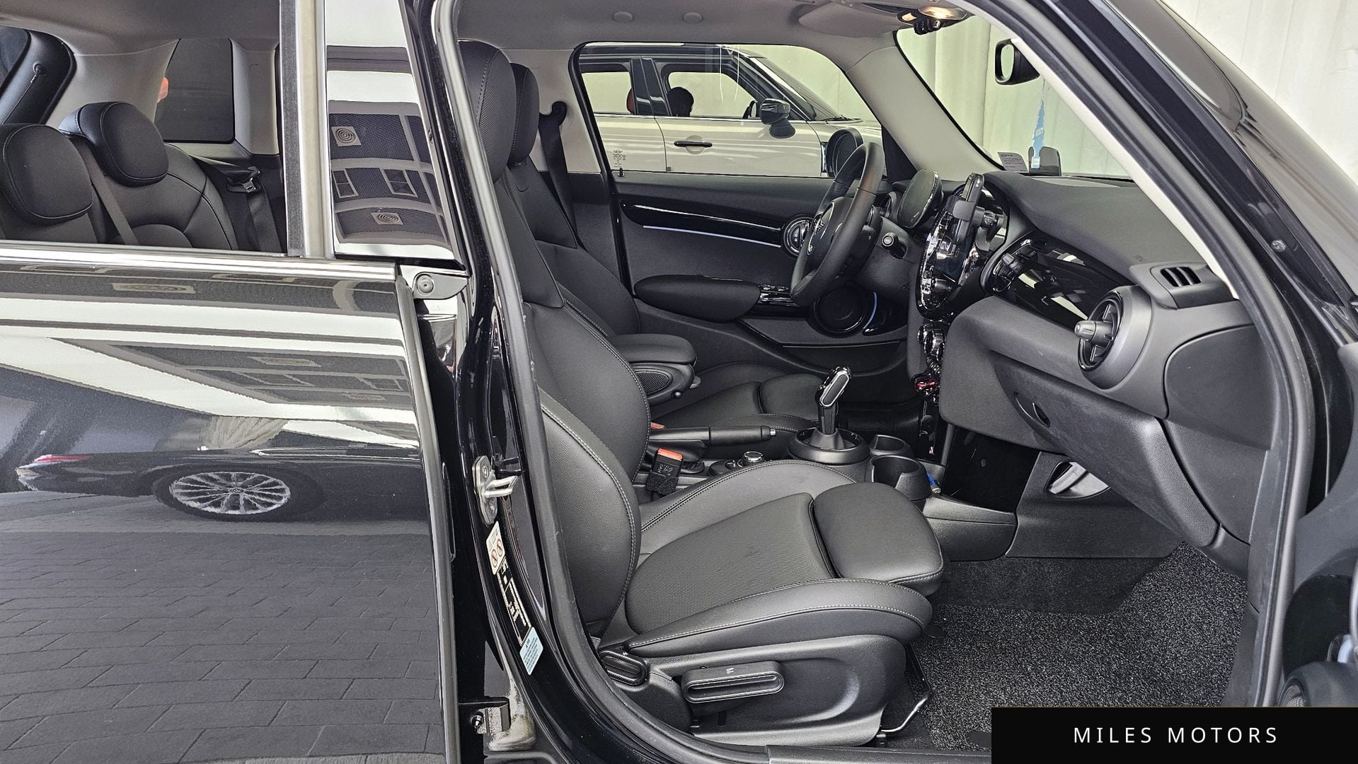 MINI Cooper 2023 — миниатюра 11