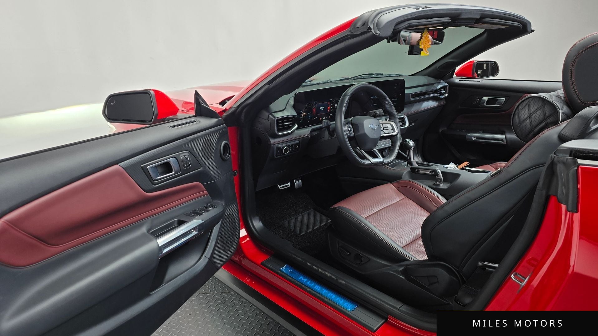 Ford Mustang 2024 — миниатюра 10