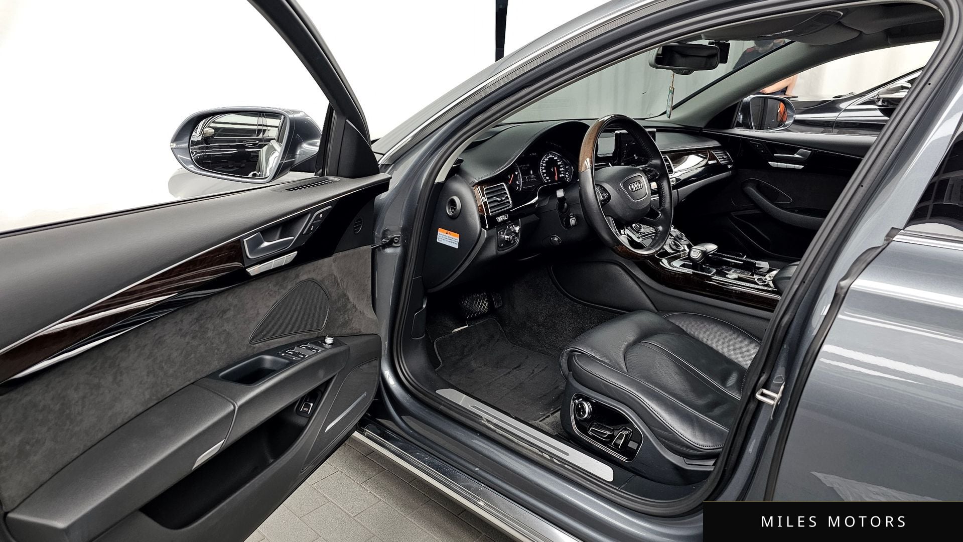 Audi A8 2015 — миниатюра 10