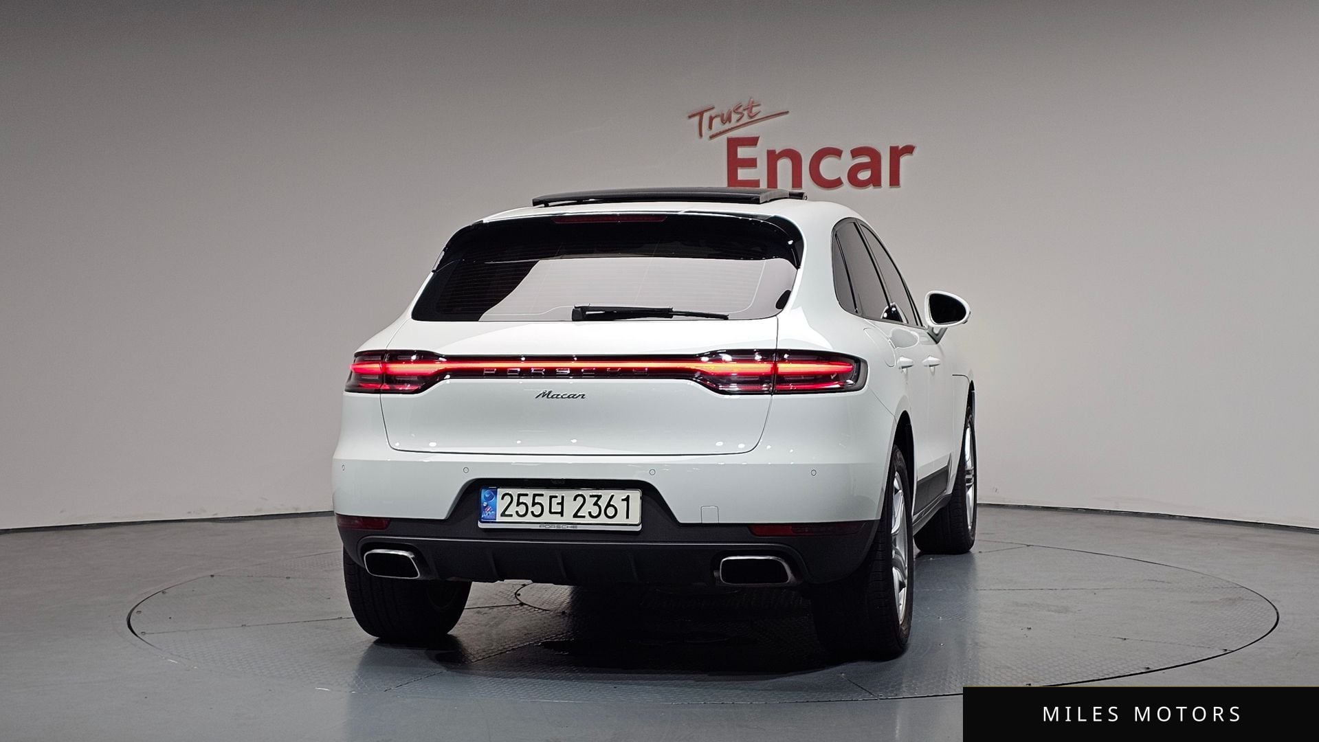 Porsche Macan 2021 — миниатюра 3