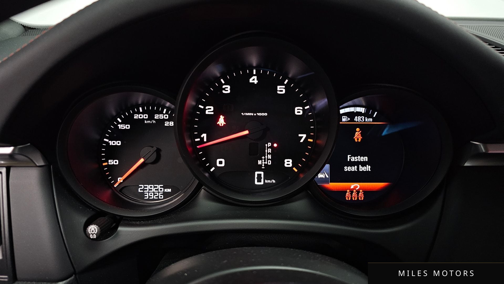 Porsche Macan 2021 — миниатюра 10