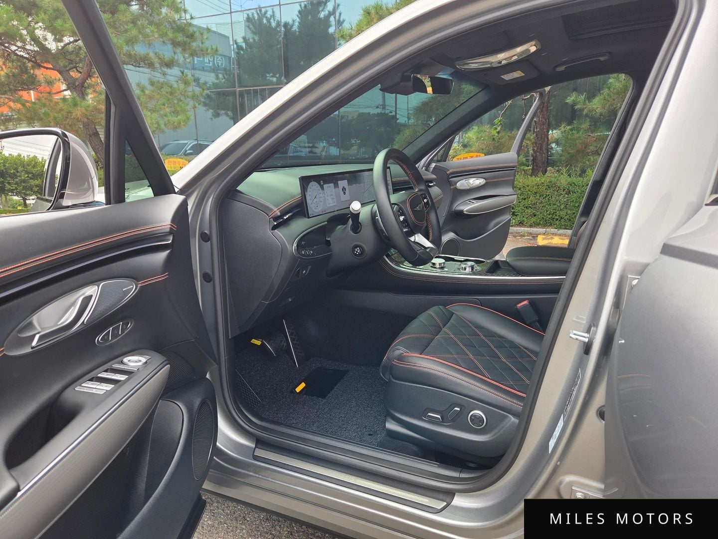 Genesis GV70 2025 — миниатюра 10