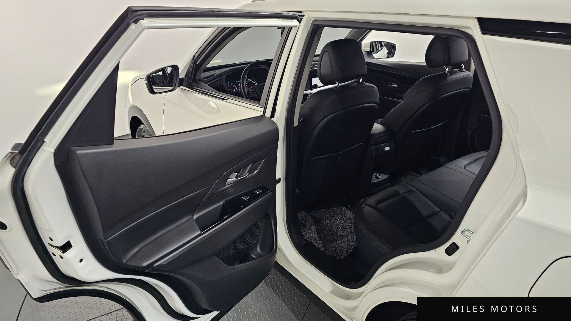 KG Mobility Beautiful Korando 2020 — миниатюра 12
