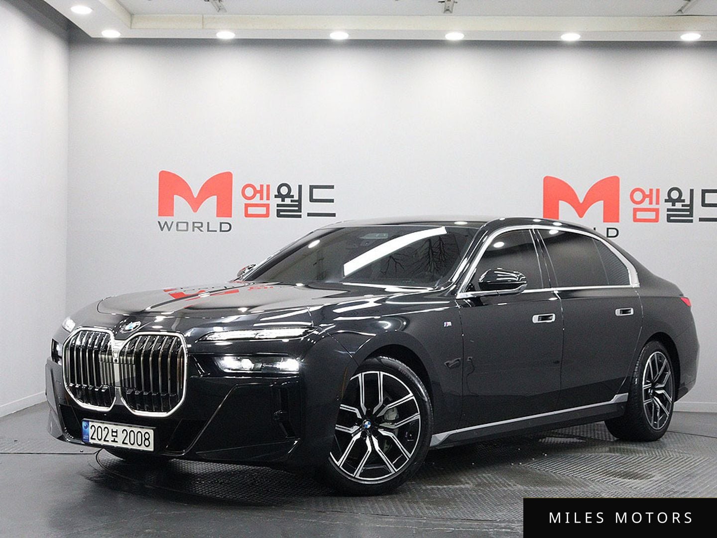 BMW 7 Series (G70) 2023 — миниатюра 2