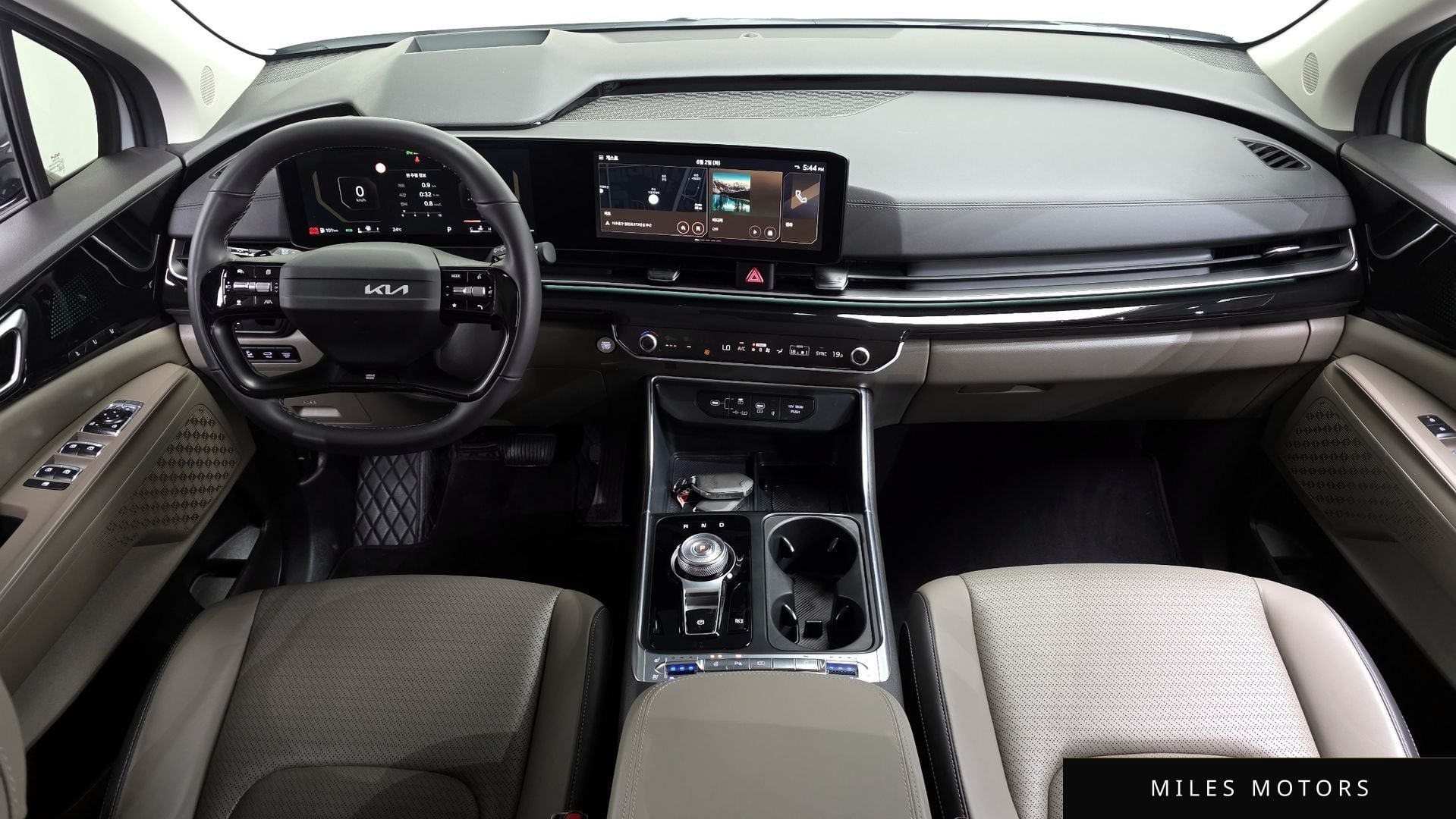 Kia Canival 2025 — миниатюра 10