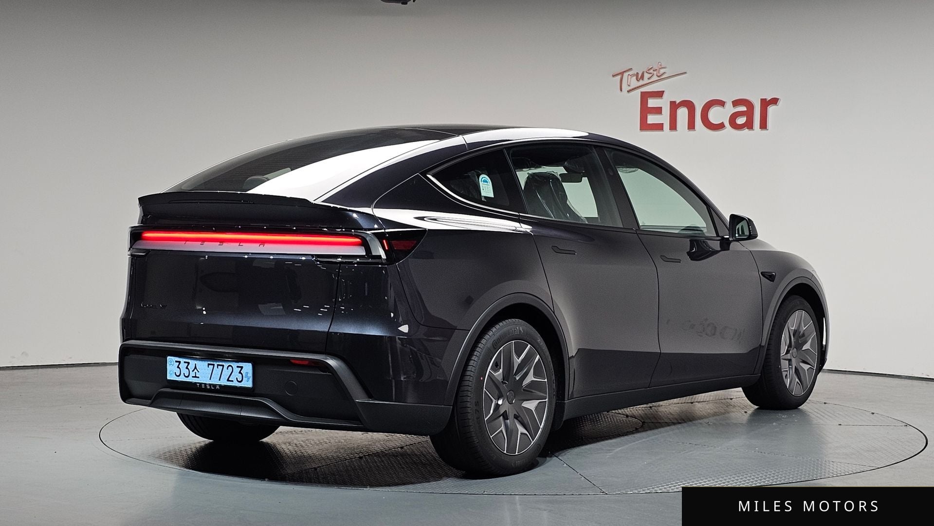 Tesla Model Y 2026 — фото 1 из 12